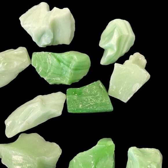 Art Glass Cullet Glowing Manganese Uranium Glass Bulk Assortment 2.5LBS #5GA1 - Picture 8 of 9